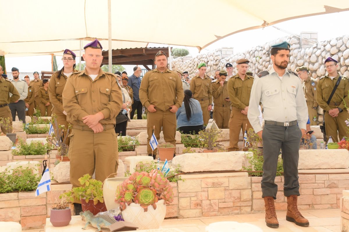 טקס הוקרה בחלקה הצבאית